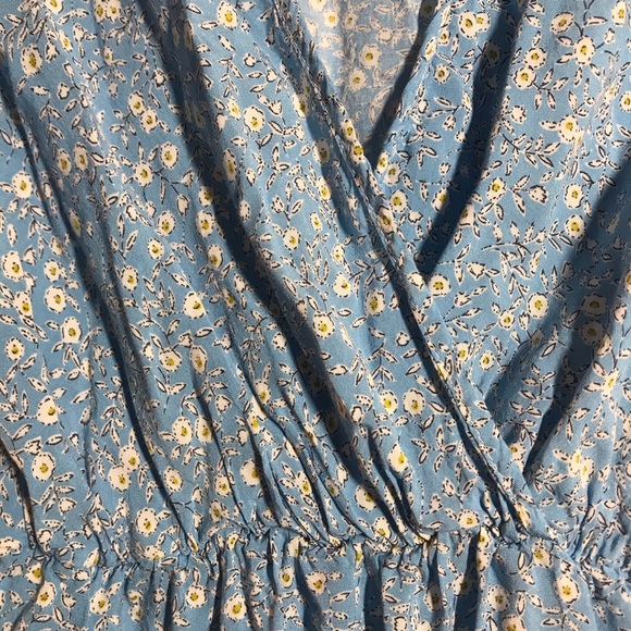 Light blue flowy sundress - Picture 3 of 3